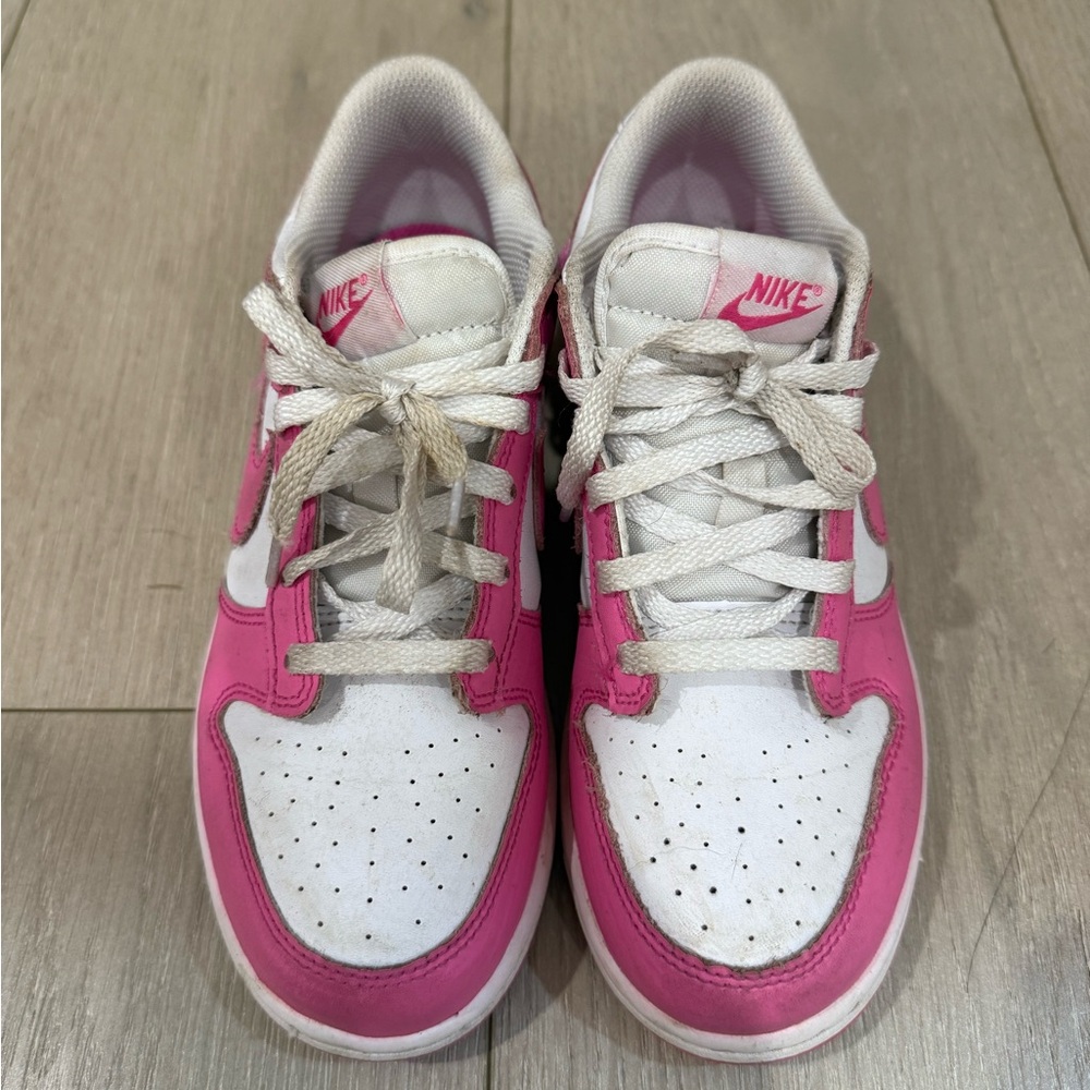 Nike Kids Sneakers in Pink and White